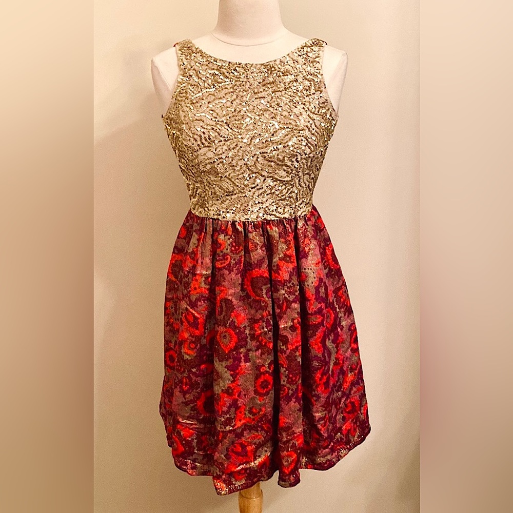 Wren Gold Sequin Red Jacquard Metallic XS Regencycore Glam Gala Cocktail Dress